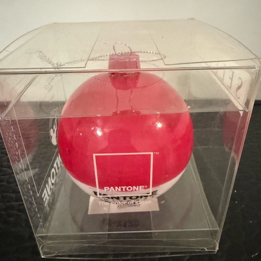 Glass Christmas Ball Pantone
Universe 18-2120 Ornament new in the box